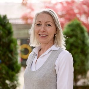Staff TUES - Alison